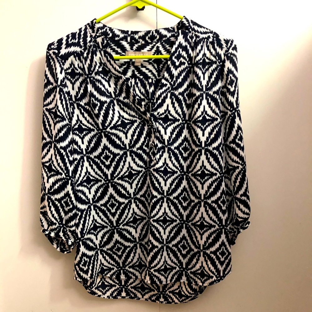 Banana Republic geometric print top-fit like small